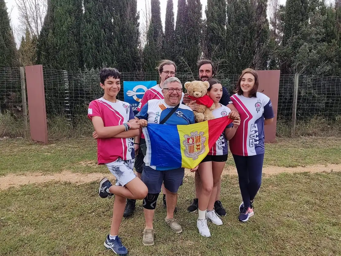 foto de grupo de varios participantes